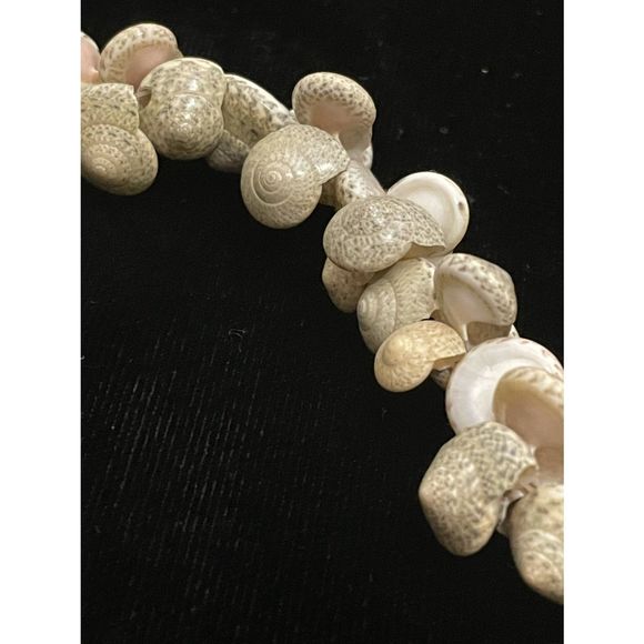 Hawaiian Puka shell necklace 40” - Picture 3 of 6